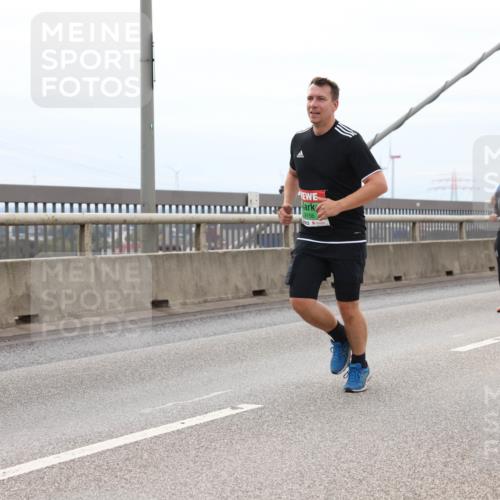 03.10.2025 - Köhlbrandbrückenlauf Lena Gebhardt http://msf.ph/oto/9203068 03.10.2025 15:51:42 Position 2 9158 meine-sportfotos.de