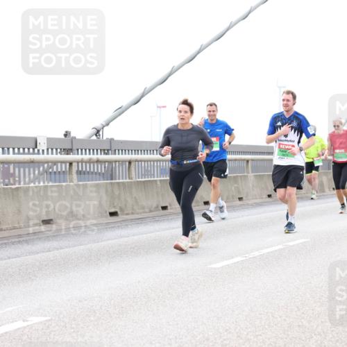 03.10.2025 - Köhlbrandbrückenlauf Lena Gebhardt http://msf.ph/oto/9203070 03.10.2025 15:51:43 Position 2 91 meine-sportfotos.de