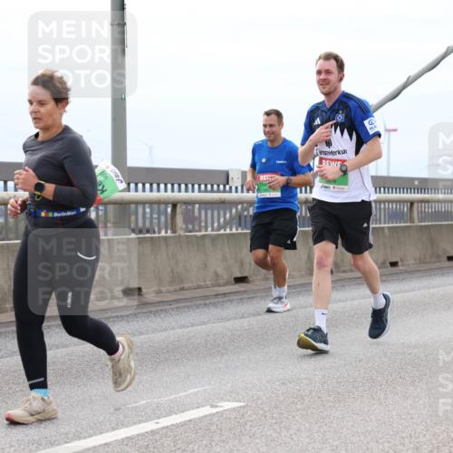 03.10.2025 - Köhlbrandbrückenlauf Lena Gebhardt http://msf.ph/oto/9203079 03.10.2025 15:51:45 Position 2 91, 7430 meine-sportfotos.de