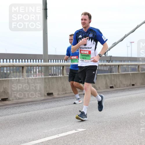 03.10.2025 - Köhlbrandbrückenlauf Lena Gebhardt http://msf.ph/oto/9203080 03.10.2025 15:51:45 Position 2 8827, 8478 meine-sportfotos.de