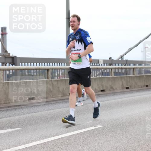 03.10.2025 - Köhlbrandbrückenlauf Lena Gebhardt http://msf.ph/oto/9203082 03.10.2025 15:51:46 Position 2 8478 meine-sportfotos.de