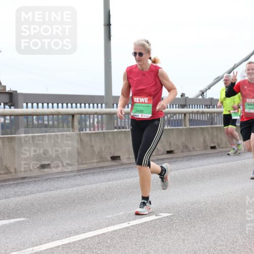 03.10.2025 - Köhlbrandbrückenlauf Lena Gebhardt http://msf.ph/oto/9203086 03.10.2025 15:51:47 Position 2 7430, 9000, 8998, 6 meine-sportfotos.de