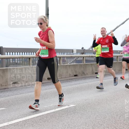 03.10.2025 - Köhlbrandbrückenlauf Lena Gebhardt http://msf.ph/oto/9203088 03.10.2025 15:51:48 Position 2 7430 meine-sportfotos.de