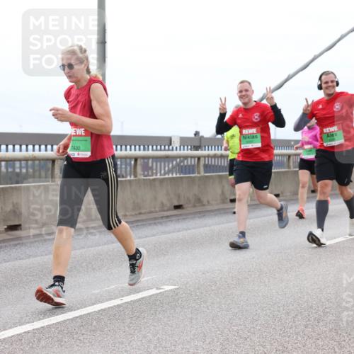 03.10.2025 - Köhlbrandbrückenlauf Lena Gebhardt http://msf.ph/oto/9203089 03.10.2025 15:51:48 Position 2 7430 meine-sportfotos.de