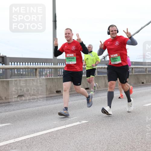 03.10.2025 - Köhlbrandbrückenlauf Lena Gebhardt http://msf.ph/oto/9203094 03.10.2025 15:51:48 Position 2 9000, 8998 meine-sportfotos.de