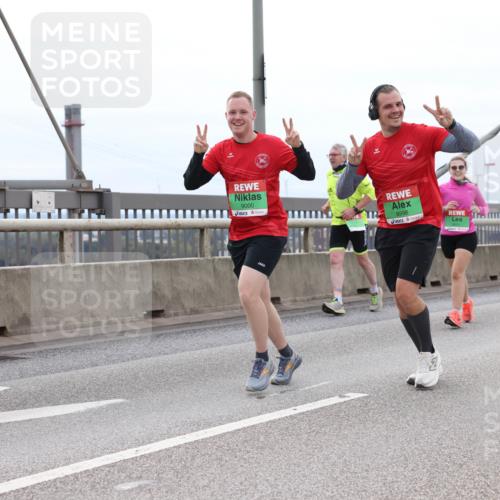 03.10.2025 - Köhlbrandbrückenlauf Lena Gebhardt http://msf.ph/oto/9203099 03.10.2025 15:51:49 Position 2 9000, 8998 meine-sportfotos.de