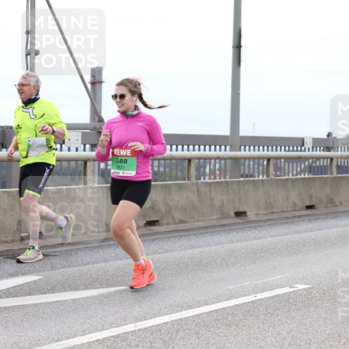 03.10.2025 - Köhlbrandbrückenlauf Lena Gebhardt http://msf.ph/oto/9203110 03.10.2025 15:51:50 Position 2 8831 meine-sportfotos.de