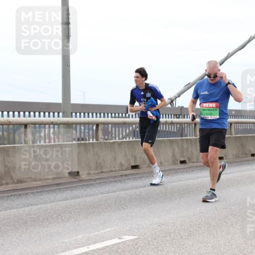 03.10.2025 - Köhlbrandbrückenlauf Lena Gebhardt http://msf.ph/oto/9203113 03.10.2025 15:51:52 Position 2 9193 meine-sportfotos.de
