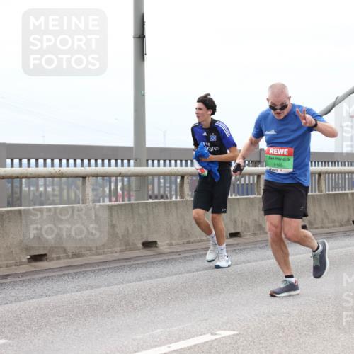 03.10.2025 - Köhlbrandbrückenlauf Lena Gebhardt http://msf.ph/oto/9203115 03.10.2025 15:51:52 Position 2 9193 meine-sportfotos.de