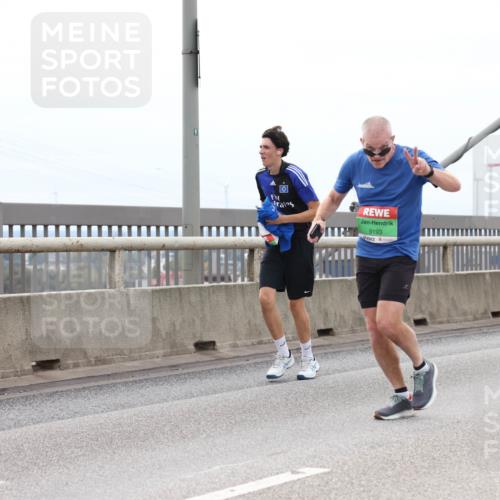 03.10.2025 - Köhlbrandbrückenlauf Lena Gebhardt http://msf.ph/oto/9203116 03.10.2025 15:51:52 Position 2 9193 meine-sportfotos.de