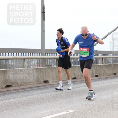 03.10.2025 - Köhlbrandbrückenlauf Lena Gebhardt http://msf.ph/oto/9203117 03.10.2025 15:51:52 Position 2 9193 meine-sportfotos.de