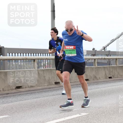 03.10.2025 - Köhlbrandbrückenlauf Lena Gebhardt http://msf.ph/oto/9203118 03.10.2025 15:51:53 Position 2 9193 meine-sportfotos.de