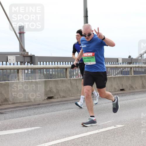 03.10.2025 - Köhlbrandbrückenlauf Lena Gebhardt http://msf.ph/oto/9203121 03.10.2025 15:51:53 Position 2 9193 meine-sportfotos.de