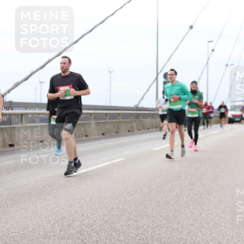 03.10.2025 - Köhlbrandbrückenlauf Lena Gebhardt http://msf.ph/oto/9203137 03.10.2025 15:51:56 Position 2  meine-sportfotos.de
