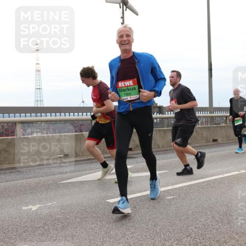 03.10.2025 - Köhlbrandbrückenlauf Lena Gebhardt http://msf.ph/oto/9203147 03.10.2025 15:51:58 Position 2 7359 meine-sportfotos.de