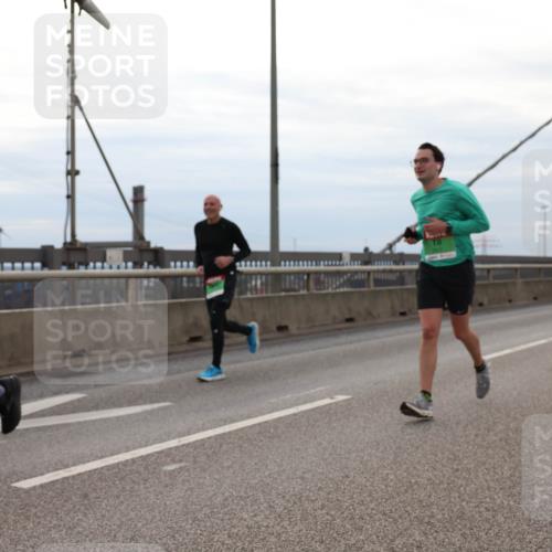 03.10.2025 - Köhlbrandbrückenlauf Lena Gebhardt http://msf.ph/oto/9203151 03.10.2025 15:51:59 Position 2  meine-sportfotos.de