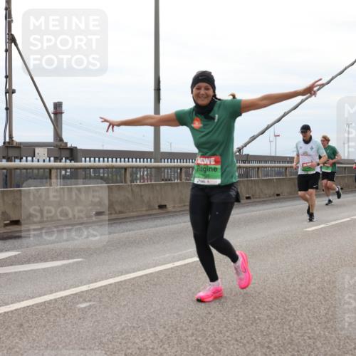 03.10.2025 - Köhlbrandbrückenlauf Lena Gebhardt http://msf.ph/oto/9203164 03.10.2025 15:52:00 Position 2  meine-sportfotos.de