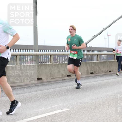 03.10.2025 - Köhlbrandbrückenlauf Lena Gebhardt http://msf.ph/oto/9203171 03.10.2025 15:52:02 Position 2 580, 137 meine-sportfotos.de