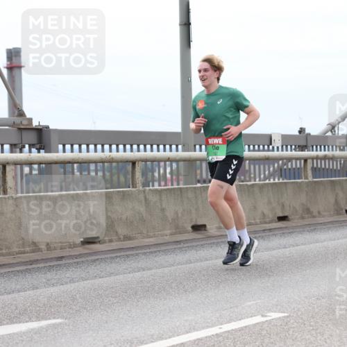 03.10.2025 - Köhlbrandbrückenlauf Lena Gebhardt http://msf.ph/oto/9203173 03.10.2025 15:52:03 Position 2 937 meine-sportfotos.de