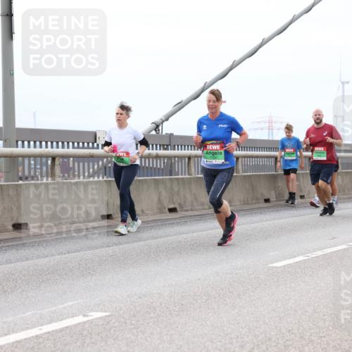03.10.2025 - Köhlbrandbrückenlauf Lena Gebhardt http://msf.ph/oto/9203179 03.10.2025 15:52:04 Position 2 91, 7754 meine-sportfotos.de