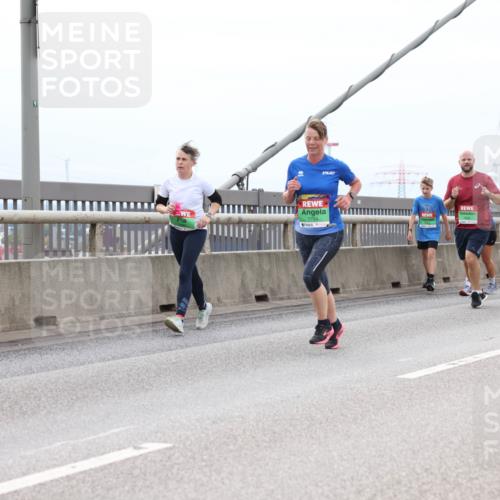 03.10.2025 - Köhlbrandbrückenlauf Lena Gebhardt http://msf.ph/oto/9203180 03.10.2025 15:52:04 Position 2 91, 7565 meine-sportfotos.de