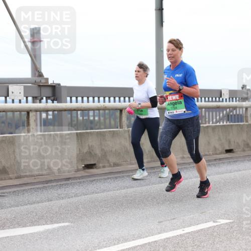 03.10.2025 - Köhlbrandbrückenlauf Lena Gebhardt http://msf.ph/oto/9203185 03.10.2025 15:52:05 Position 2 7754 meine-sportfotos.de