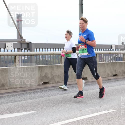 03.10.2025 - Köhlbrandbrückenlauf Lena Gebhardt http://msf.ph/oto/9203186 03.10.2025 15:52:05 Position 2 7754 meine-sportfotos.de