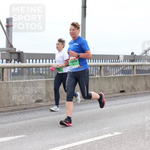 03.10.2025 - Köhlbrandbrückenlauf Lena Gebhardt http://msf.ph/oto/9203188 03.10.2025 15:52:05 Position 2 7754 meine-sportfotos.de
