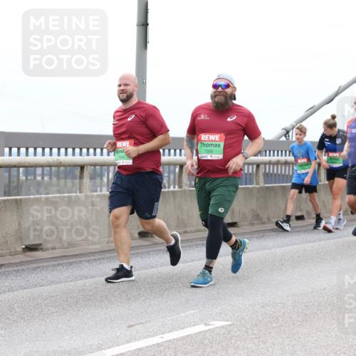03.10.2025 - Köhlbrandbrückenlauf Lena Gebhardt http://msf.ph/oto/9203198 03.10.2025 15:52:07 Position 2 7548, 7565, 9095 meine-sportfotos.de