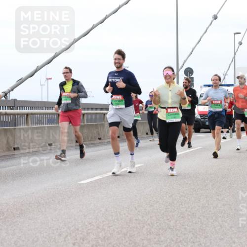 03.10.2025 - Köhlbrandbrückenlauf Lena Gebhardt http://msf.ph/oto/9203203 03.10.2025 15:52:09 Position 2  meine-sportfotos.de