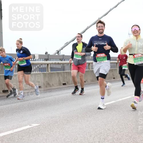 03.10.2025 - Köhlbrandbrückenlauf Lena Gebhardt http://msf.ph/oto/9203206 03.10.2025 15:52:09 Position 2 91, 8532, 7703, 7740 meine-sportfotos.de