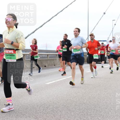 03.10.2025 - Köhlbrandbrückenlauf Lena Gebhardt http://msf.ph/oto/9203212 03.10.2025 15:52:10 Position 2 7740, 8229 meine-sportfotos.de