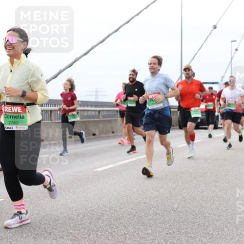 03.10.2025 - Köhlbrandbrückenlauf Lena Gebhardt http://msf.ph/oto/9203213 03.10.2025 15:52:11 Position 2 7740 meine-sportfotos.de