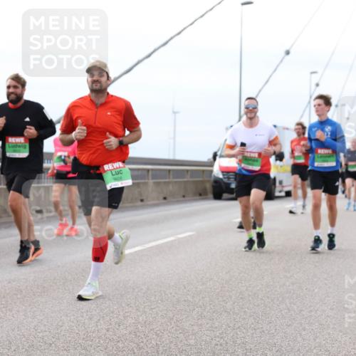 03.10.2025 - Köhlbrandbrückenlauf Lena Gebhardt http://msf.ph/oto/9203224 03.10.2025 15:52:12 Position 2 9608 meine-sportfotos.de