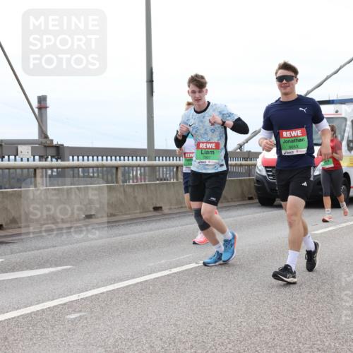 03.10.2025 - Köhlbrandbrückenlauf Lena Gebhardt http://msf.ph/oto/9203277 03.10.2025 15:52:24 Position 2 7907, 9653 meine-sportfotos.de