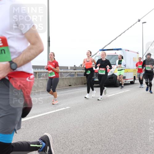03.10.2025 - Köhlbrandbrückenlauf Lena Gebhardt http://msf.ph/oto/9203285 03.10.2025 15:52:26 Position 2 19427 meine-sportfotos.de
