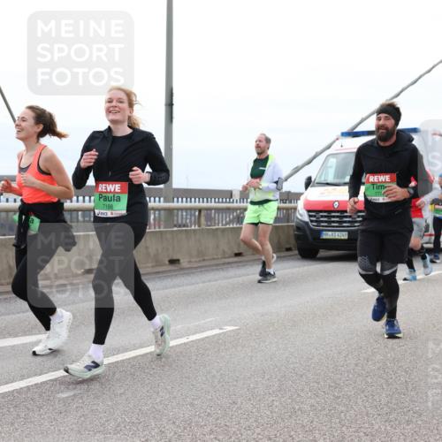 03.10.2025 - Köhlbrandbrückenlauf Lena Gebhardt http://msf.ph/oto/9203291 03.10.2025 15:52:28 Position 2 7188, 4249, 777 meine-sportfotos.de