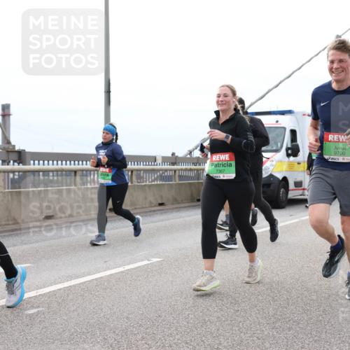 03.10.2025 - Köhlbrandbrückenlauf Lena Gebhardt http://msf.ph/oto/9203304 03.10.2025 15:52:30 Position 2 0, 7367, 9700 meine-sportfotos.de