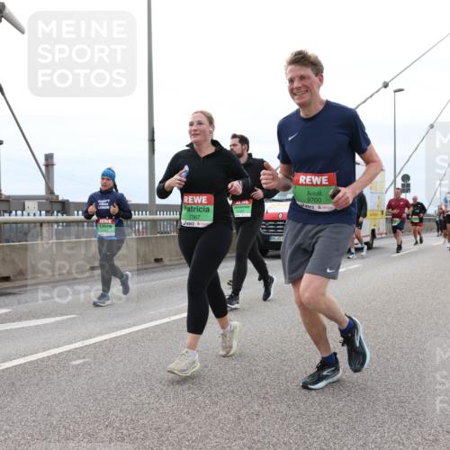 03.10.2025 - Köhlbrandbrückenlauf Lena Gebhardt http://msf.ph/oto/9203307 03.10.2025 15:52:31 Position 2 7367, 4, 9700 meine-sportfotos.de