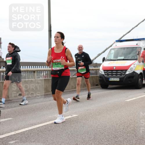 03.10.2025 - Köhlbrandbrückenlauf Lena Gebhardt http://msf.ph/oto/9203314 03.10.2025 15:52:36 Position 2 7383, 7872, 4249, 9425 meine-sportfotos.de