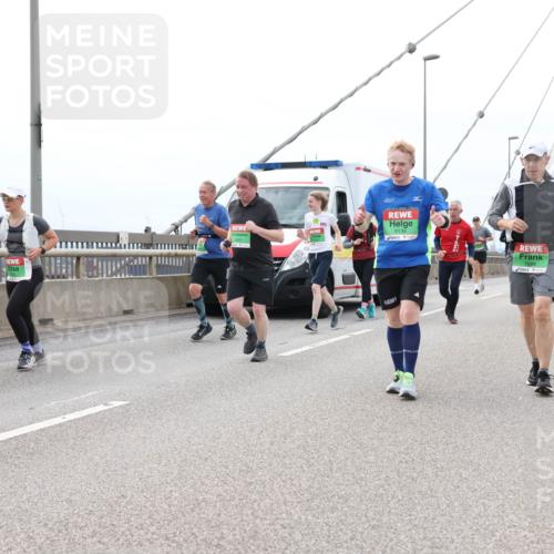 03.10.2025 - Köhlbrandbrückenlauf Lena Gebhardt http://msf.ph/oto/9203334 03.10.2025 15:52:40 Position 2 9134, 7689 meine-sportfotos.de