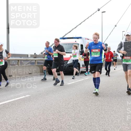 03.10.2025 - Köhlbrandbrückenlauf Lena Gebhardt http://msf.ph/oto/9203335 03.10.2025 15:52:40 Position 2 9134, 7689 meine-sportfotos.de