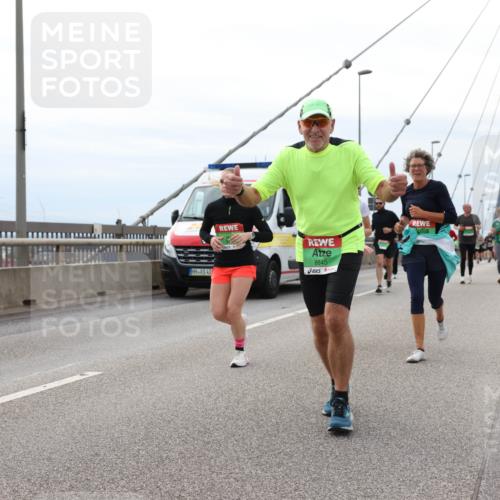 03.10.2025 - Köhlbrandbrückenlauf Lena Gebhardt http://msf.ph/oto/9203361 03.10.2025 15:52:47 Position 2 42, 8845 meine-sportfotos.de