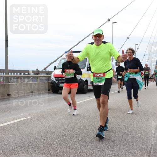 03.10.2025 - Köhlbrandbrückenlauf Lena Gebhardt http://msf.ph/oto/9203362 03.10.2025 15:52:47 Position 2 8845 meine-sportfotos.de