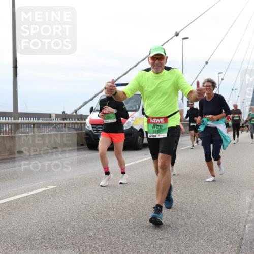 03.10.2025 - Köhlbrandbrückenlauf Lena Gebhardt http://msf.ph/oto/9203363 03.10.2025 15:52:47 Position 2 8845 meine-sportfotos.de