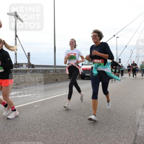 03.10.2025 - Köhlbrandbrückenlauf Lena Gebhardt http://msf.ph/oto/9203370 03.10.2025 15:52:48 Position 2  meine-sportfotos.de