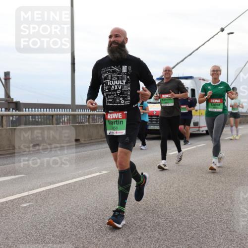 03.10.2025 - Köhlbrandbrückenlauf Lena Gebhardt http://msf.ph/oto/9203379 03.10.2025 15:52:52 Position 2 9056, 424, 7 meine-sportfotos.de
