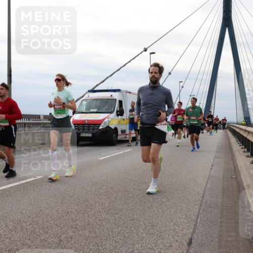 03.10.2025 - Köhlbrandbrückenlauf Lena Gebhardt http://msf.ph/oto/9203390 03.10.2025 15:52:55 Position 2 4249 meine-sportfotos.de