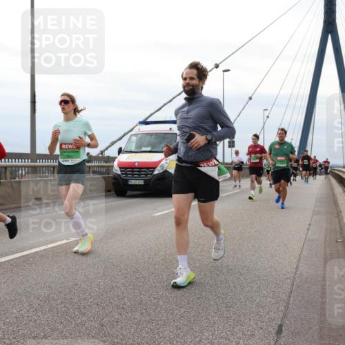 03.10.2025 - Köhlbrandbrückenlauf Lena Gebhardt http://msf.ph/oto/9203391 03.10.2025 15:52:56 Position 2 7604, 4249 meine-sportfotos.de