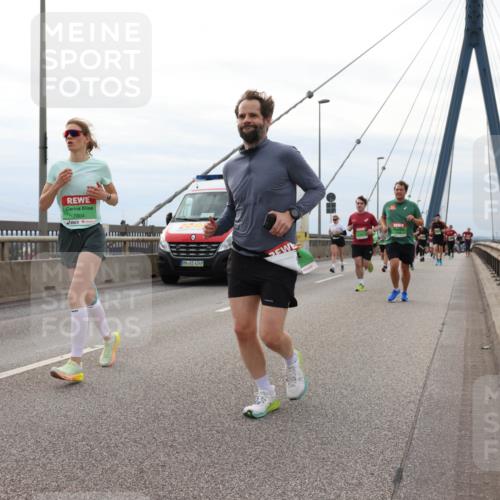 03.10.2025 - Köhlbrandbrückenlauf Lena Gebhardt http://msf.ph/oto/9203393 03.10.2025 15:52:56 Position 2 7604, 4249 meine-sportfotos.de